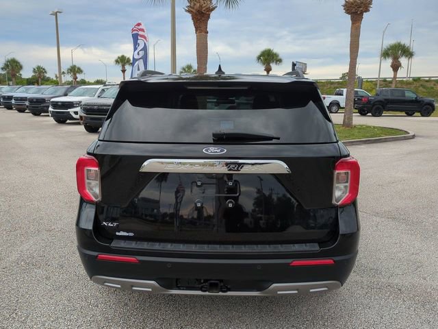 Certified 2023 Ford Explorer XLT w/ Equipment Group 202A RWD image 5