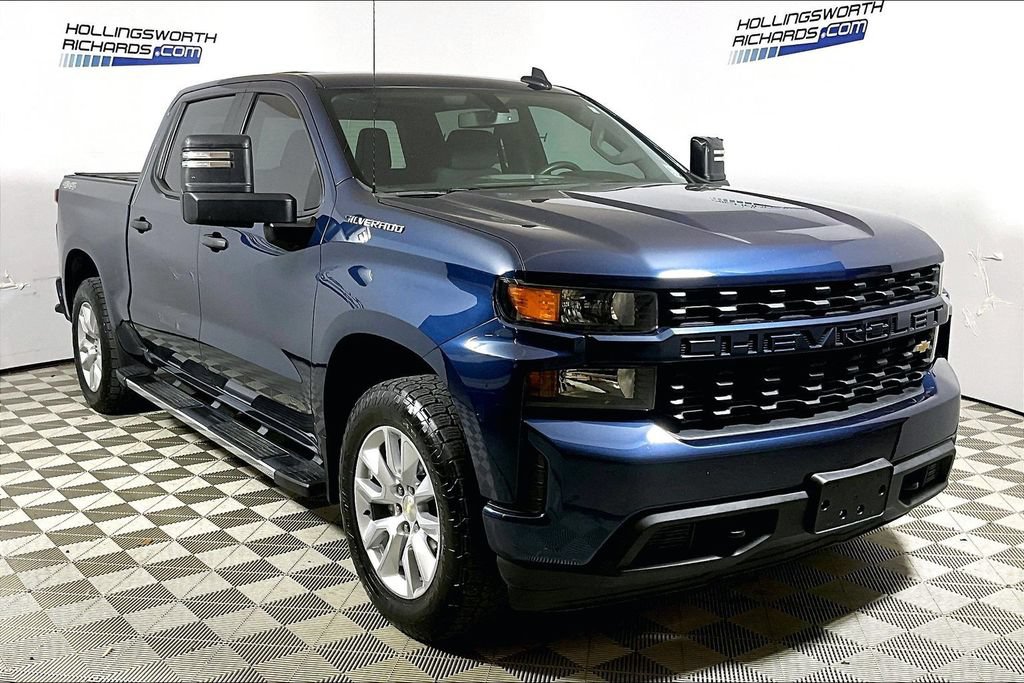Used 2019 Chevrolet Silverado 1500 Custom w/ Custom Max Trailering Package AWD/4WD image 3