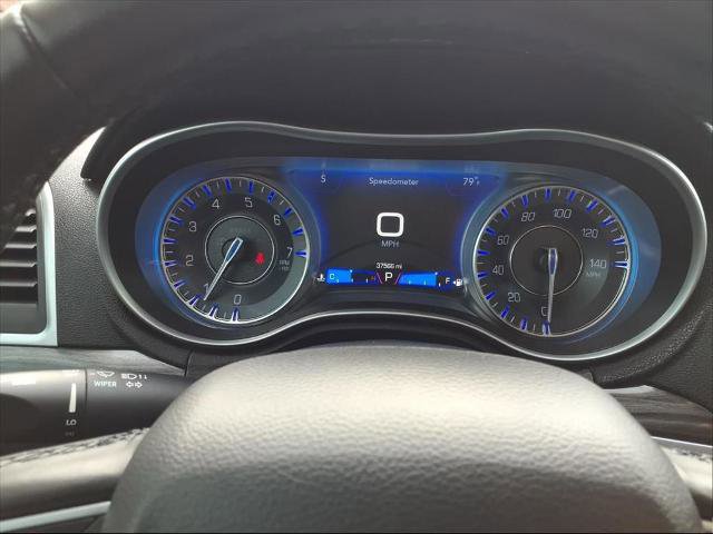 Used 2022 Chrysler 300 Touring w/ Sport Appearance Package image 25