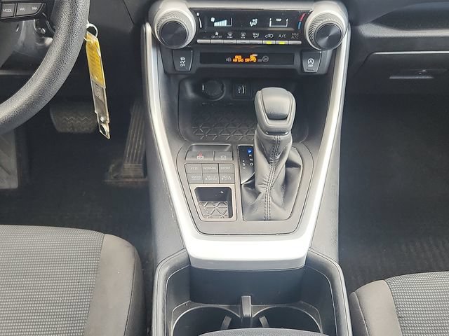 Used 2023 Toyota RAV4 LE AWD/4WD image 18