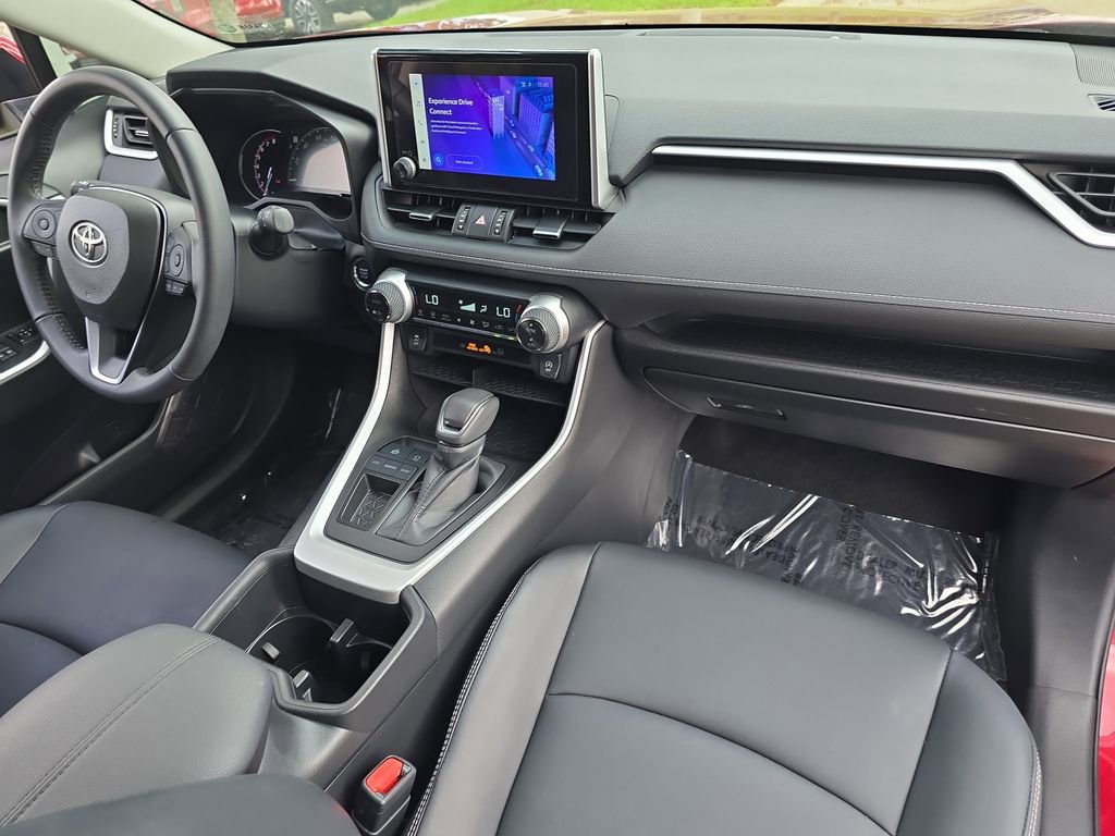 Used 2023 Toyota RAV4 XLE Premium image 10