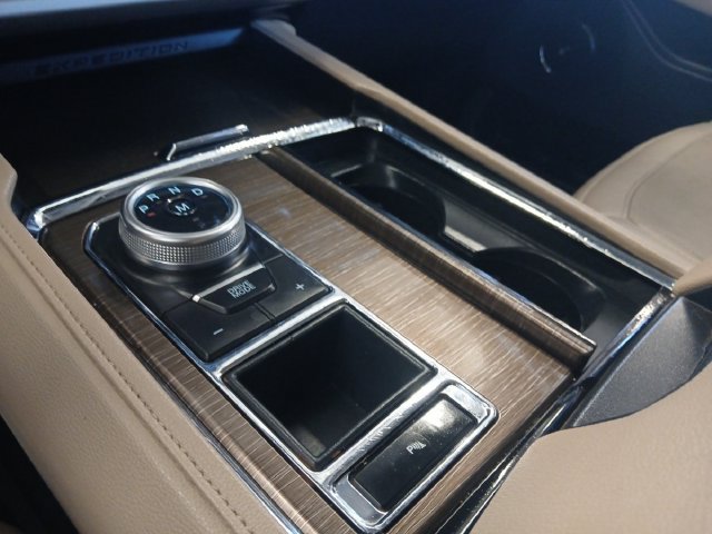 Certified 2024 Ford Expedition Limited RWD image 8