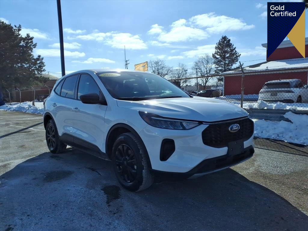 Certified 2025 Ford Escape Active AWD/4WD image 1