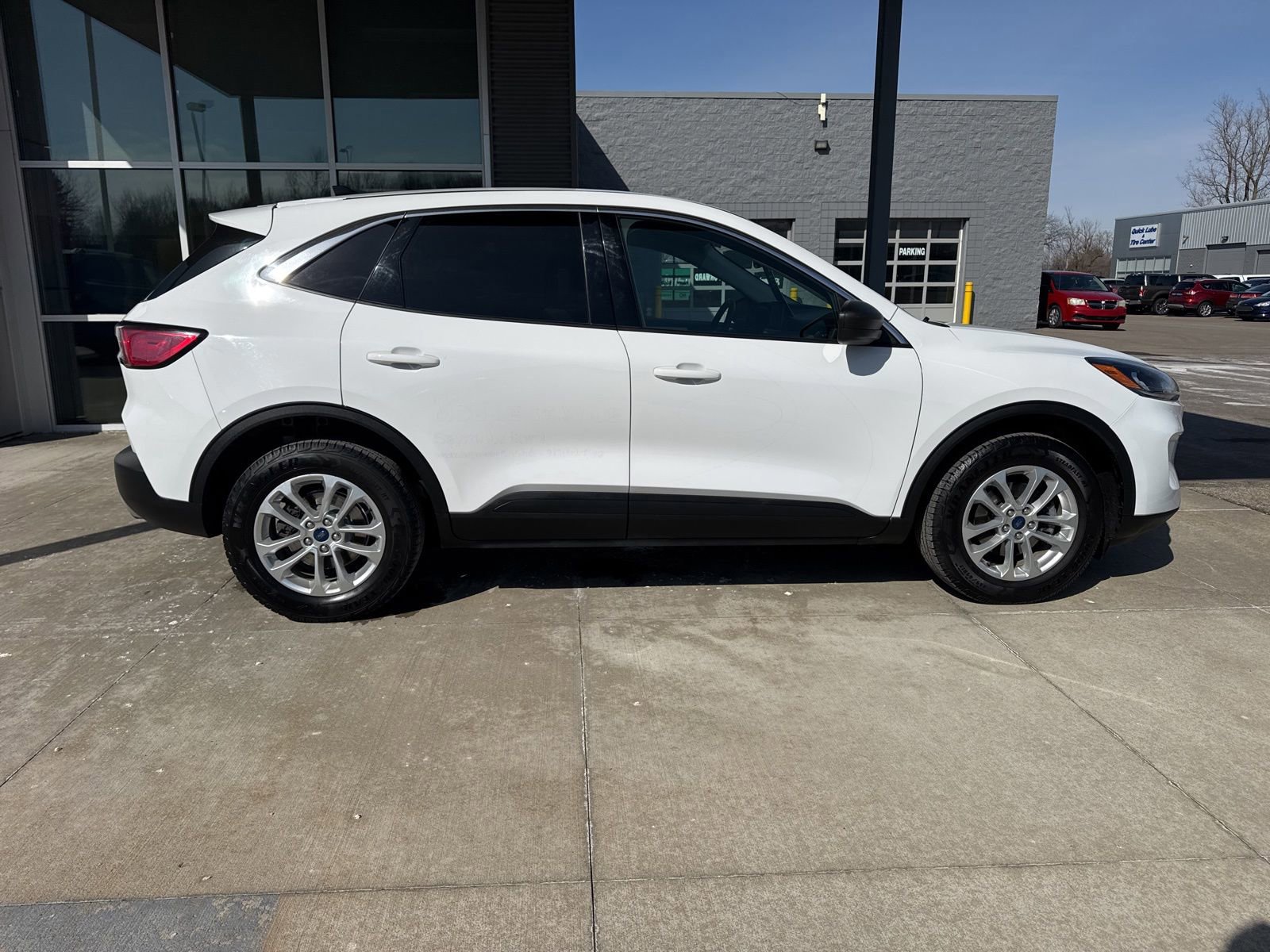 Certified 2022 Ford Escape SE w/ Convenience Package image 2