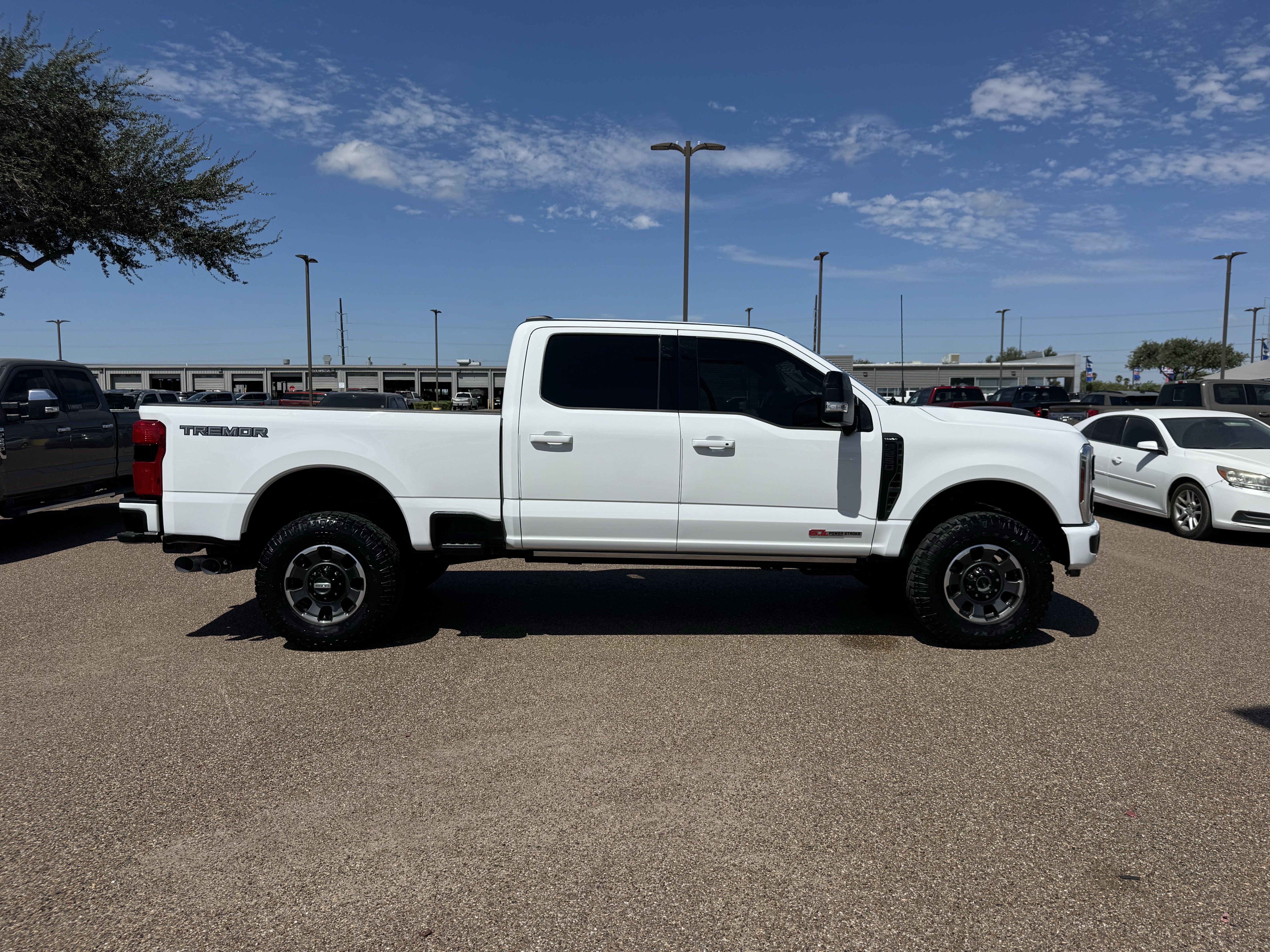 Certified 2024 Ford F250 Lariat w/ Lariat Ultimate Package AWD/4WD image 4
