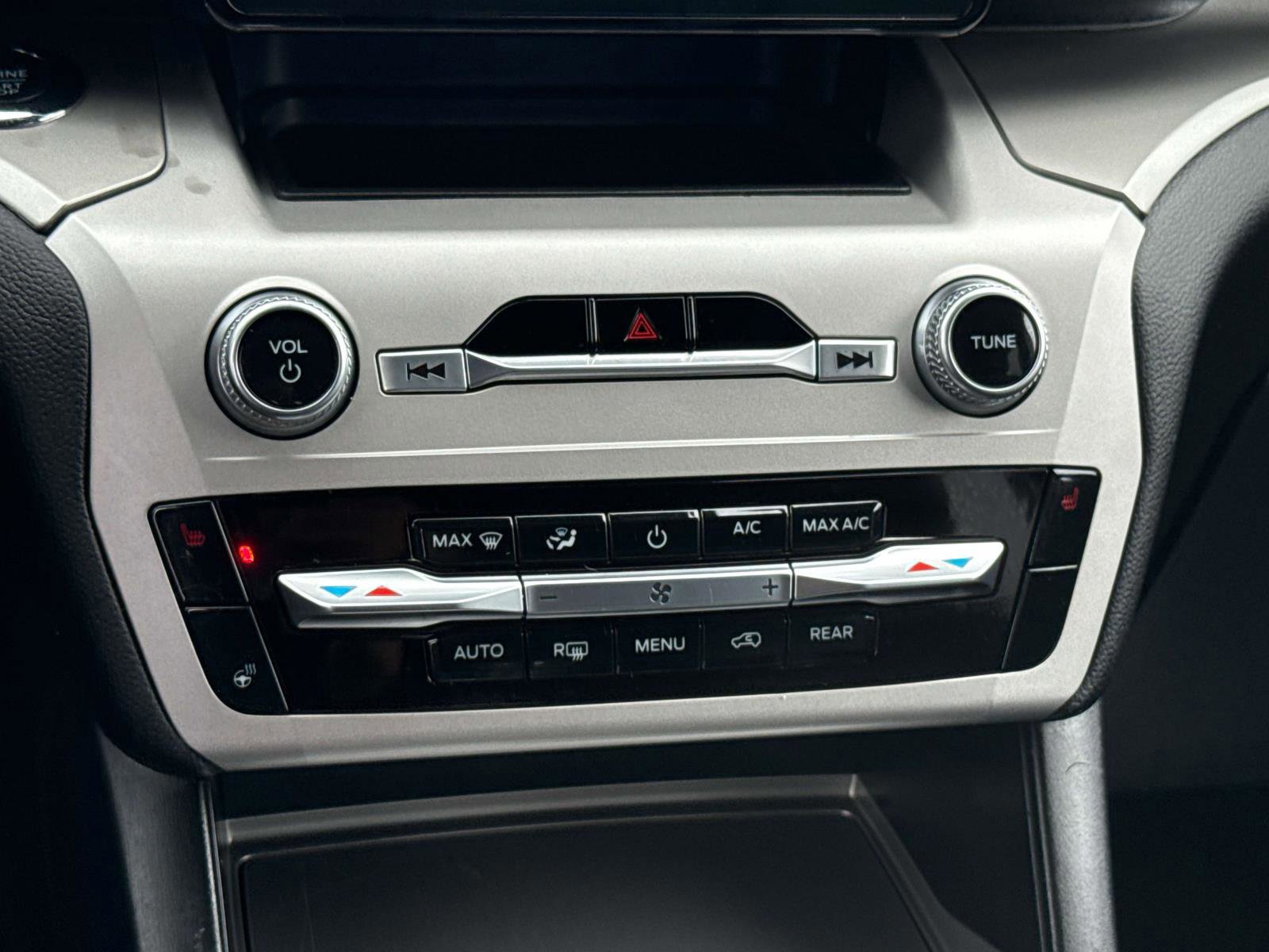 Certified 2023 Ford Explorer XLT w/ Equipment Group 202A image 19