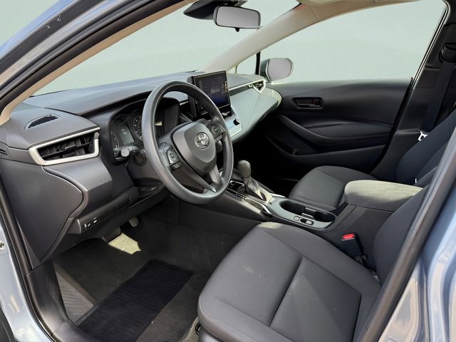 Used 2023 Toyota Corolla LE FWD image 4