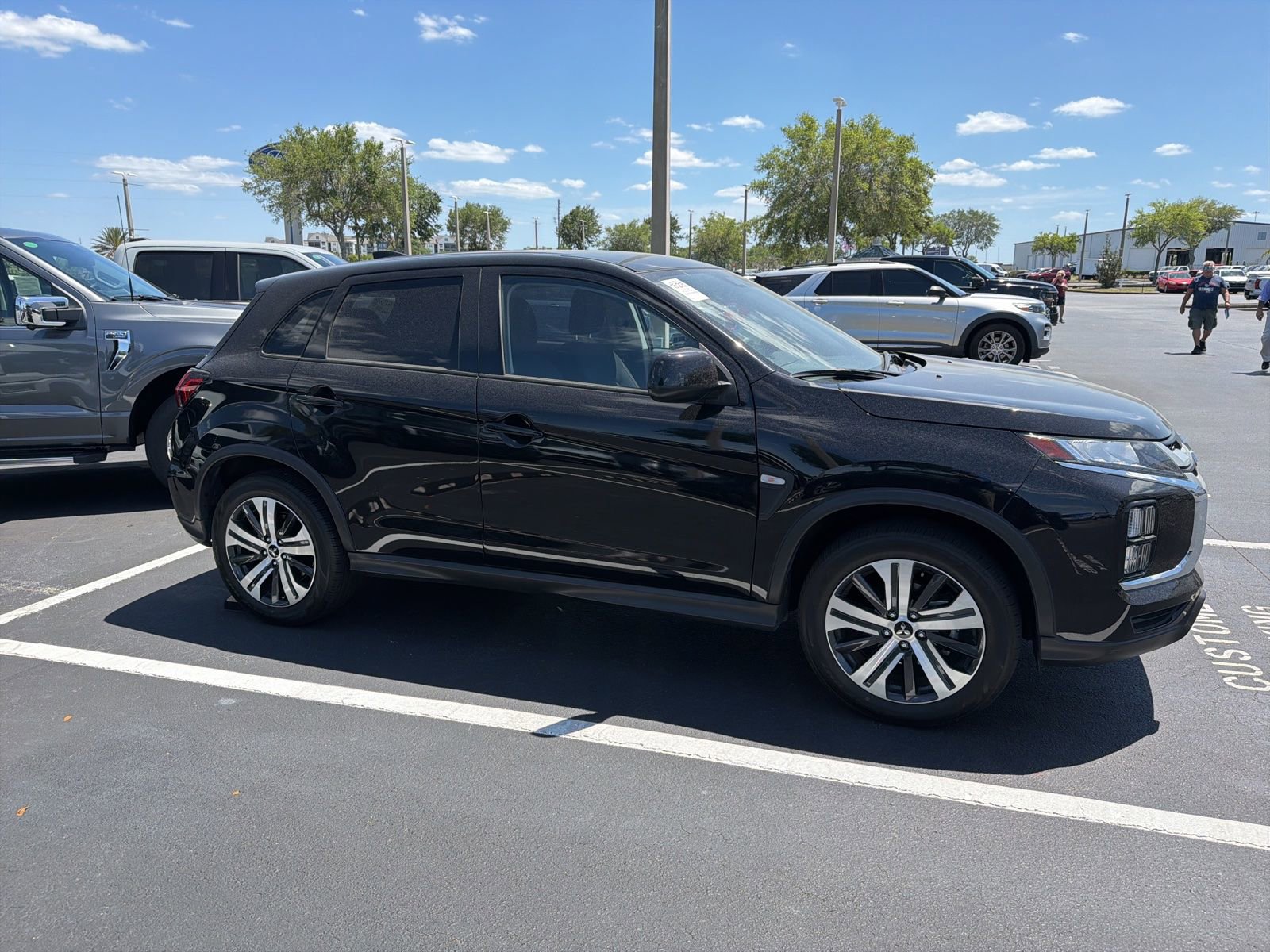 Used 2025 Mitsubishi Outlander Sport ES AWD/4WD image 2