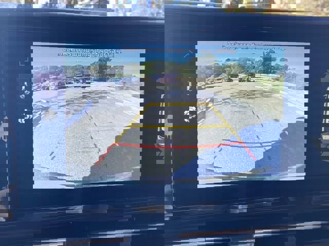 Used 2024 Kia Carnival EX image 26