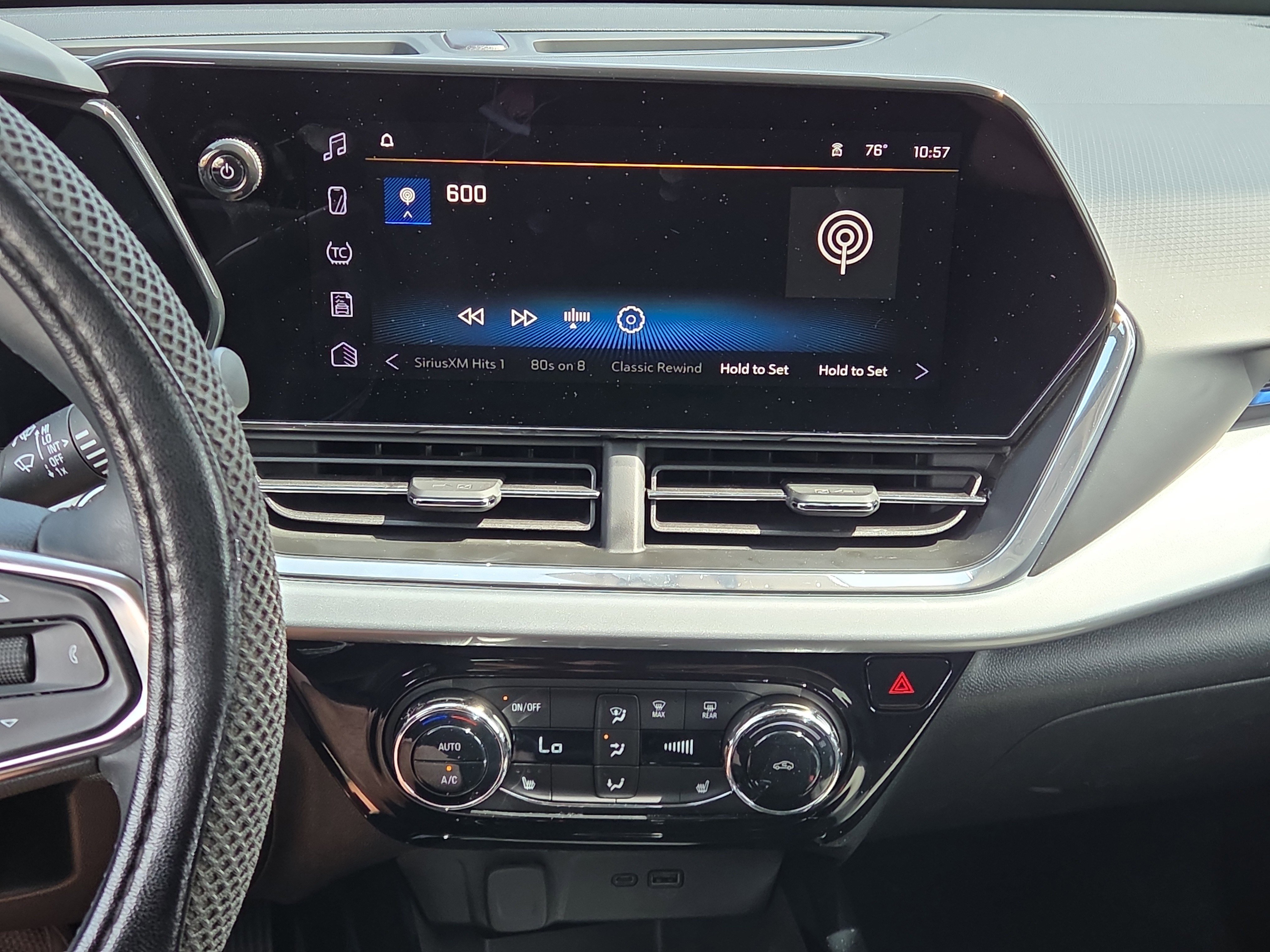 Used 2025 Chevrolet Trax LT w/ Driver Confidence Package FWD image 24