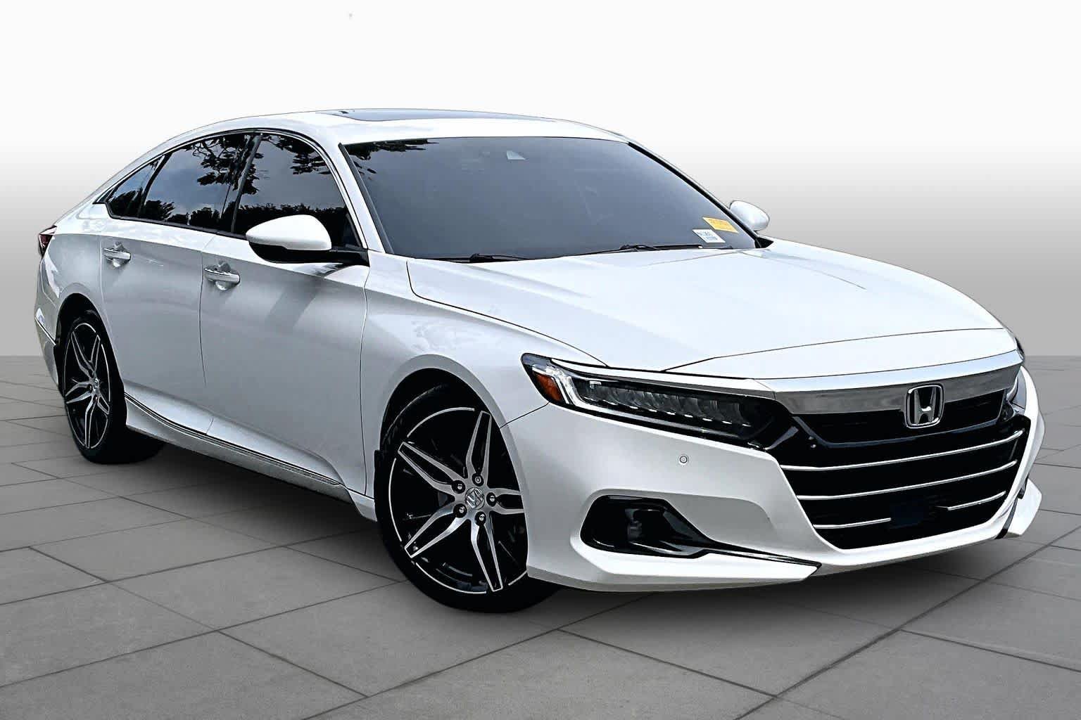 Used 2021 Honda Accord Touring image 3
