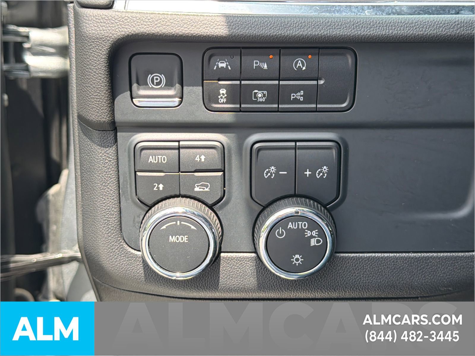 Used 2025 Chevrolet Tahoe LT AWD/4WD image 38