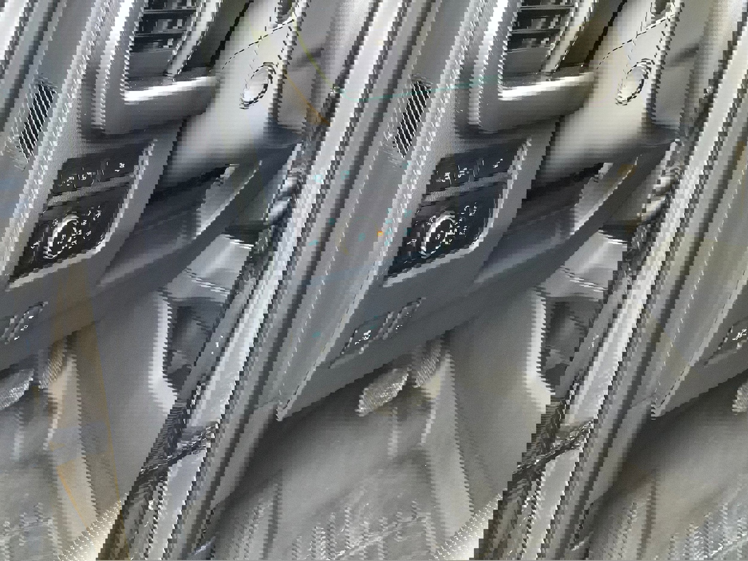 Certified 2023 Ford F250 Lariat w/ Lariat Ultimate Package image 13