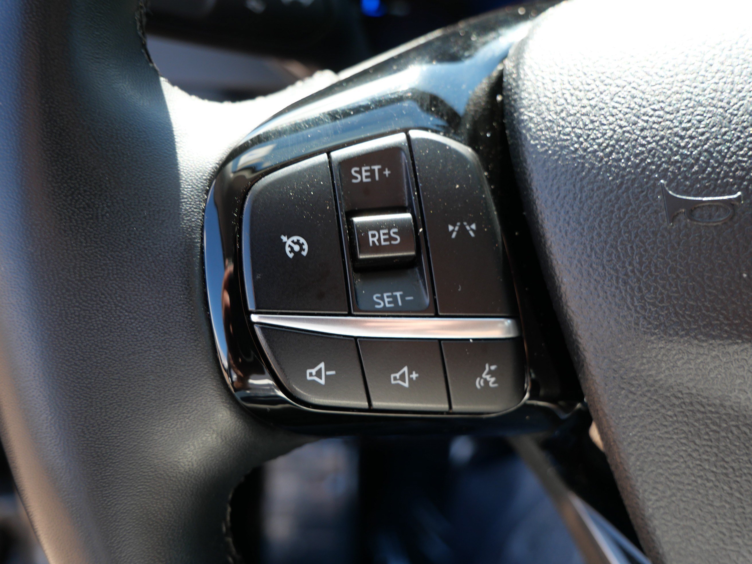 Certified 2024 Ford Escape Active AWD/4WD image 28