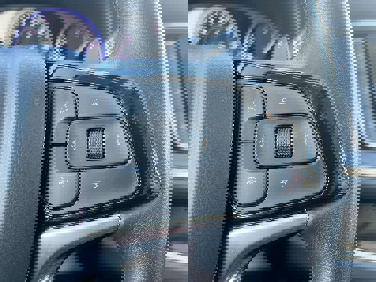 Used 2024 Buick Enclave Avenir w/ Avenir Technology Package image 24