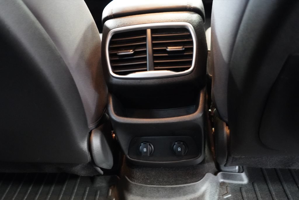 Used 2019 Hyundai Santa Fe SEL FWD image 23