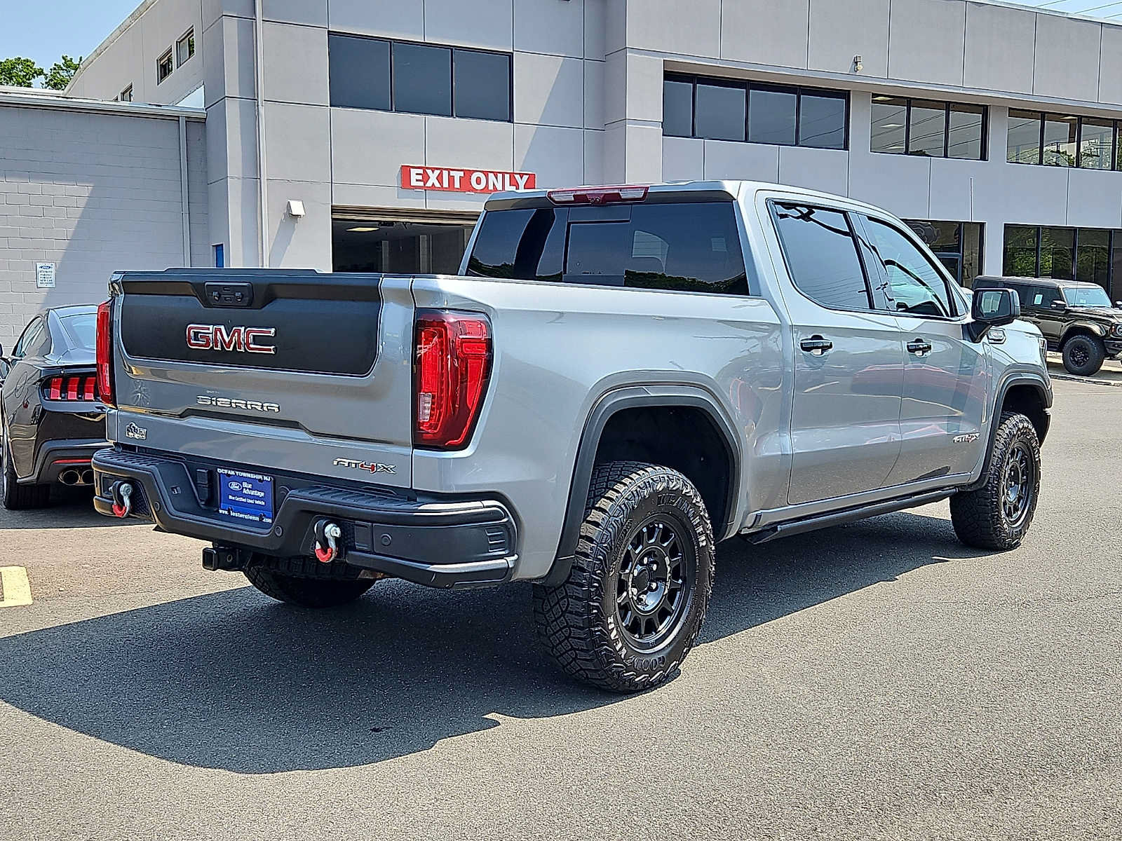Used 2023 GMC Sierra 1500 AT4X w/ AT4X AEV Edition AWD/4WD image 6