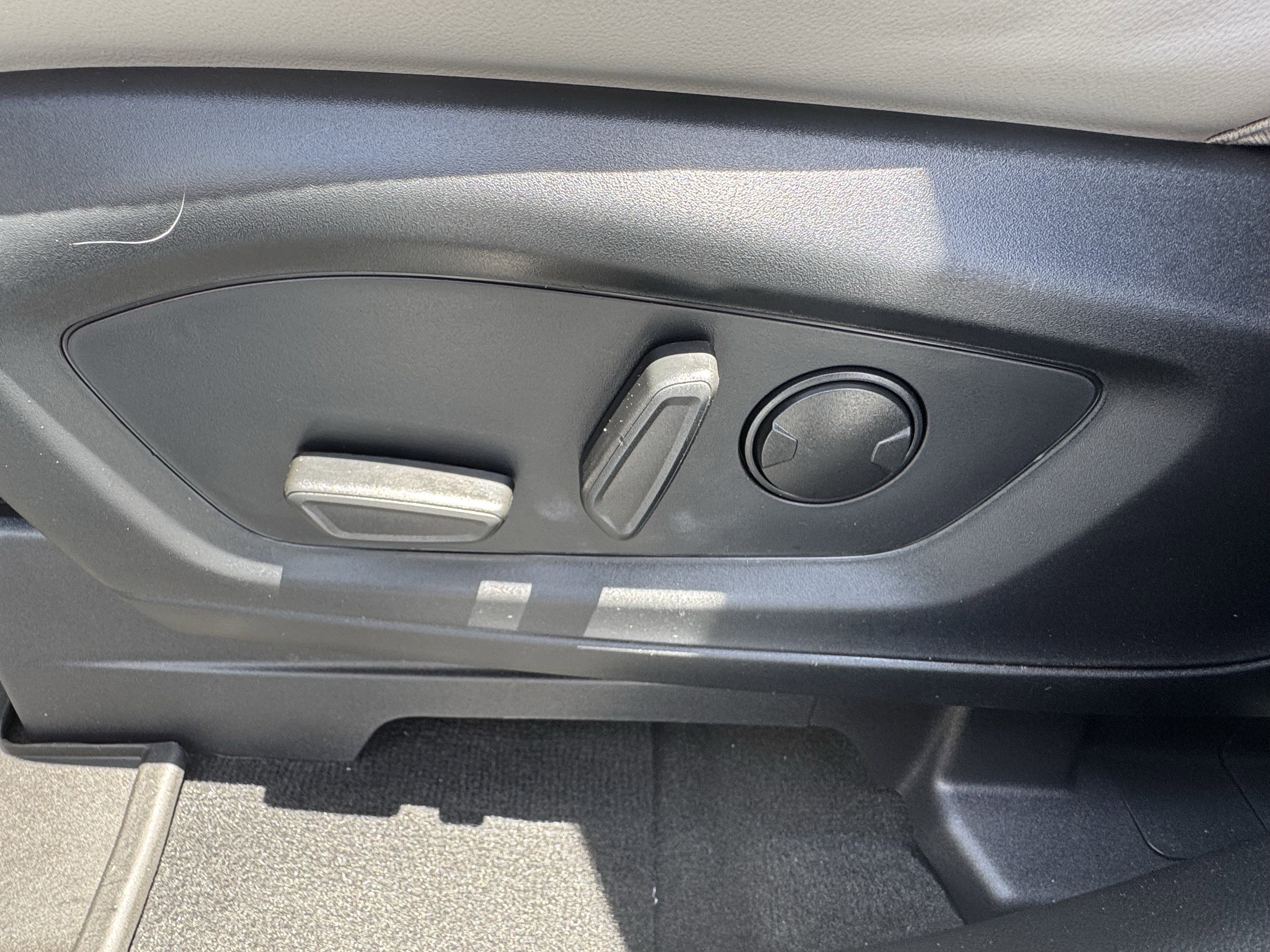 Certified 2026 Ford Explorer Active w/ Active Comfort Package RWD image 10