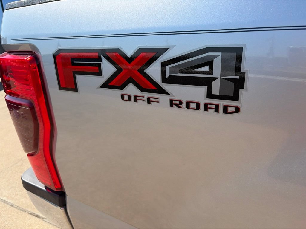 Certified 2021 Ford F250 XL w/ STX Appearance Package AWD/4WD image 15