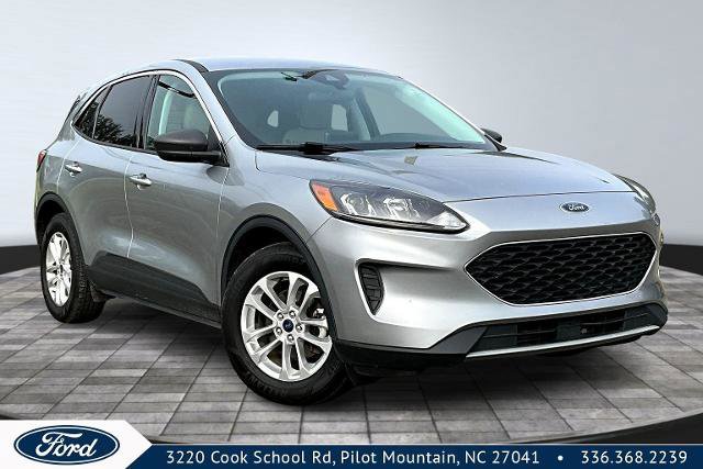 Certified 2022 Ford Escape SE image 9