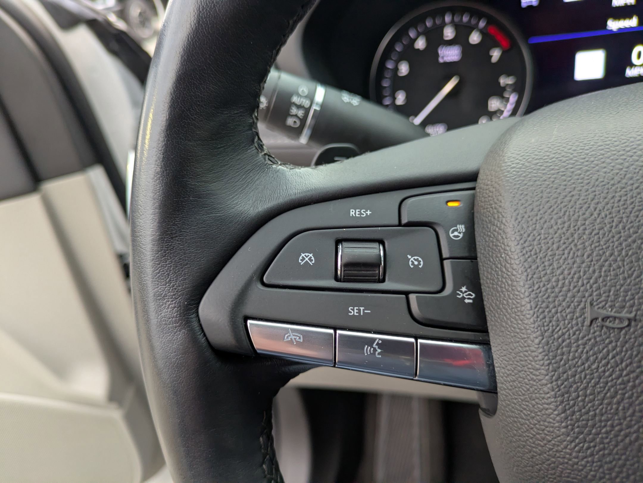 Used 2022 Cadillac XT4 Premium Luxury w/ Technology Package image 18