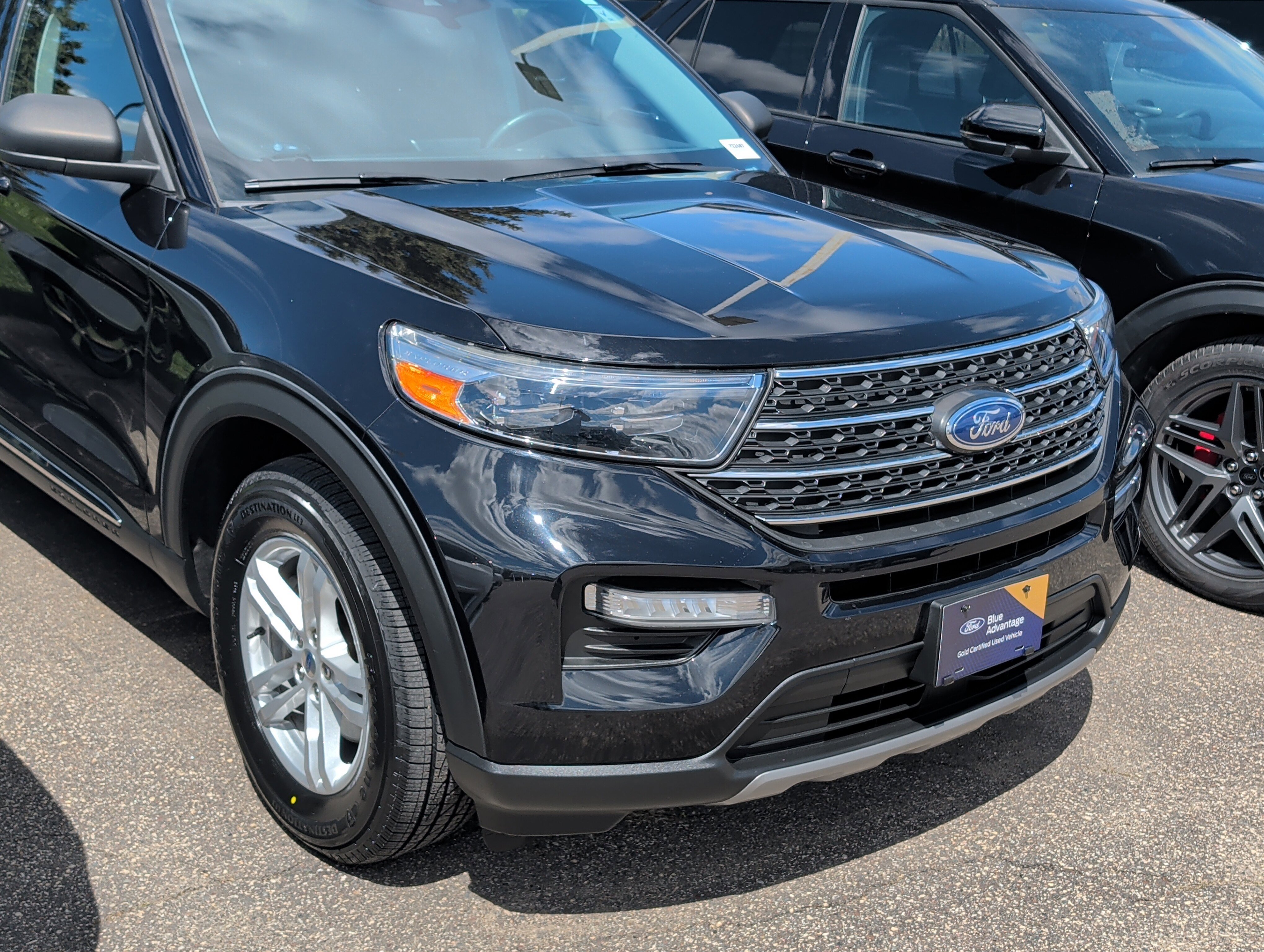 Certified 2022 Ford Explorer XLT w/ Equipment Group 202A AWD/4WD image 6