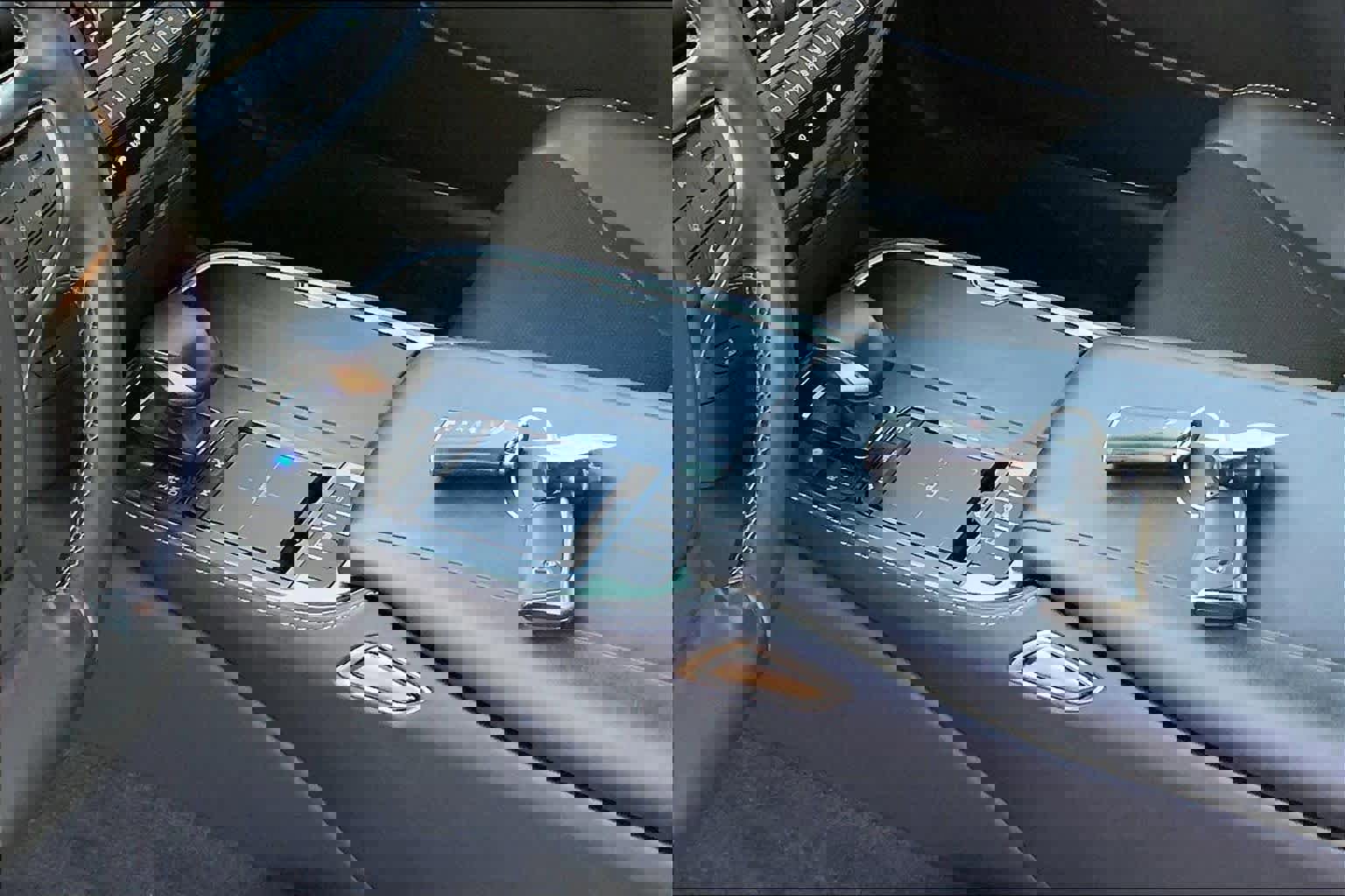 Used 2021 Lexus LS 500 w/ Accessory Package (Z2) image 16