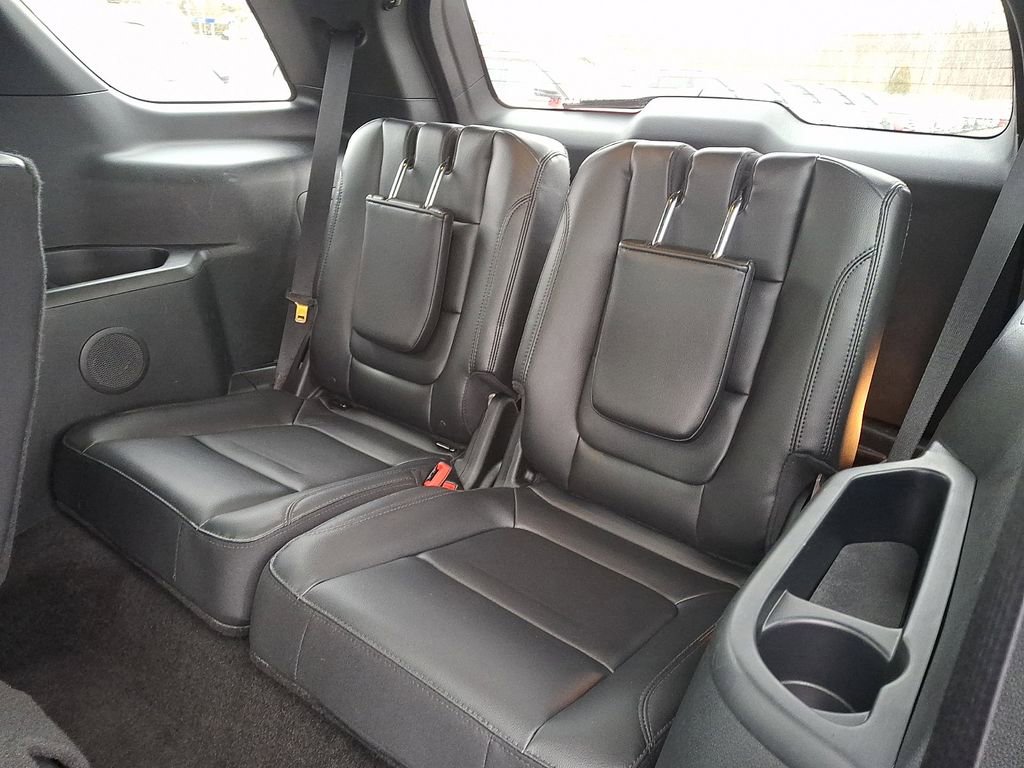 Certified 2017 Ford Explorer XLT w/ Equipment Group 202A image 10