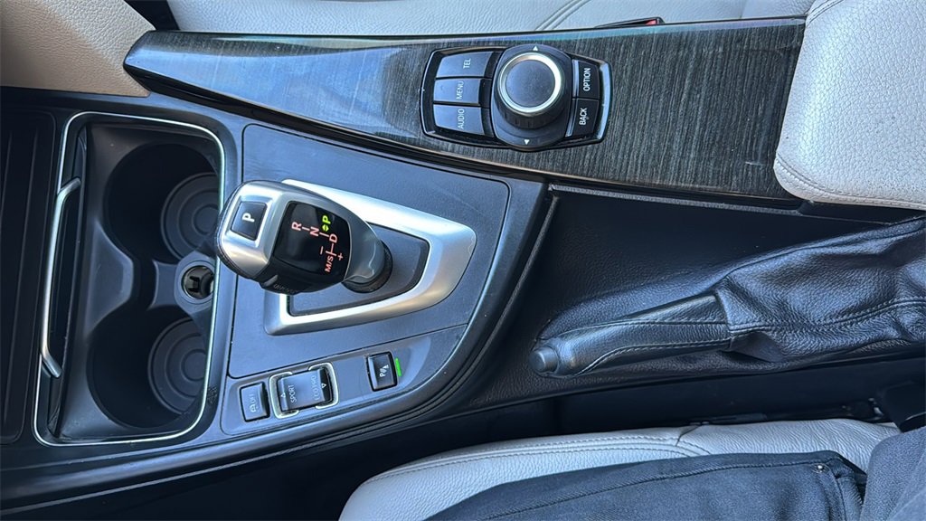 Used 2017 BMW 320i Sedan image 15