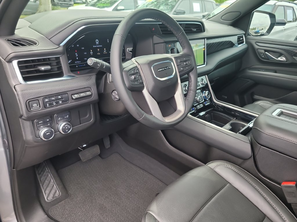 Used 2024 GMC Yukon Denali AWD/4WD image 18
