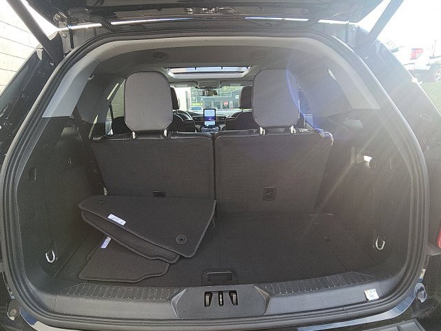 Certified 2023 Ford Explorer Limited w/ Limited Technology Package AWD/4WD image 16
