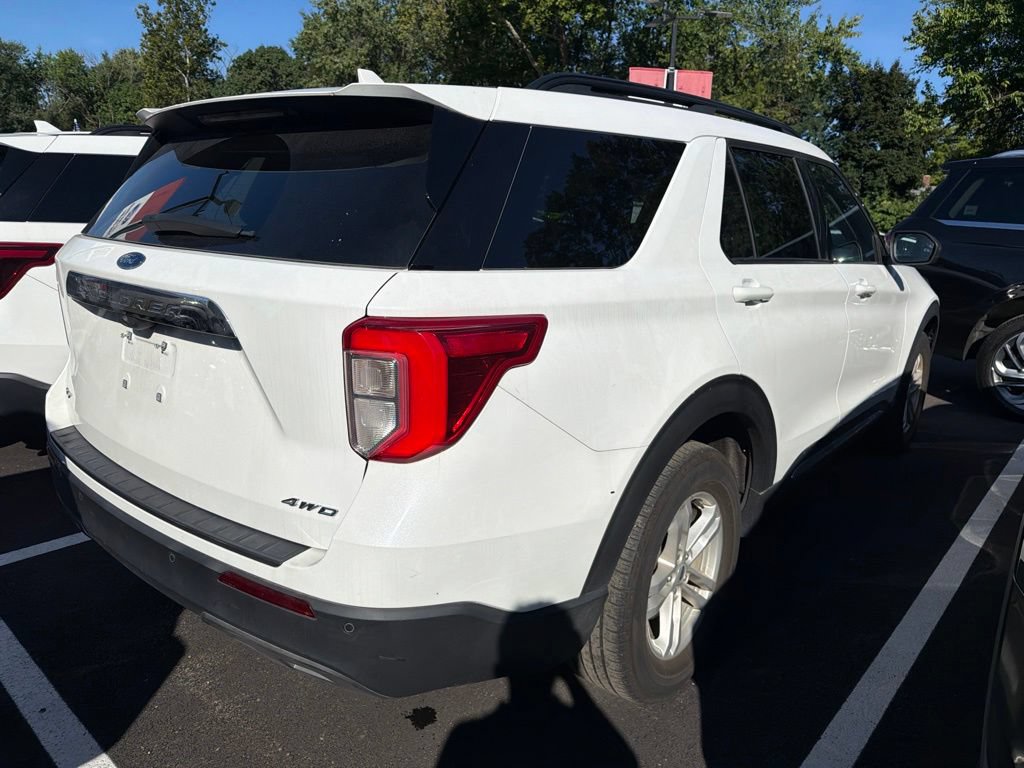Certified 2023 Ford Explorer XLT w/ Equipment Group 202A AWD/4WD image 4