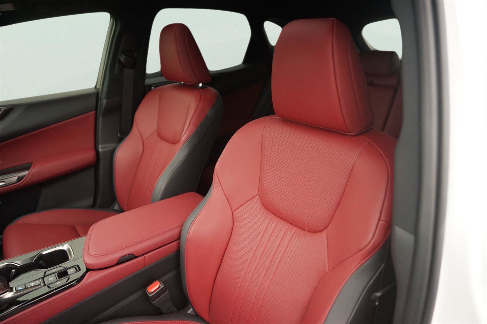 Used 2025 Lexus NX 250 FWD w/ Accessory Package (2T) image 10