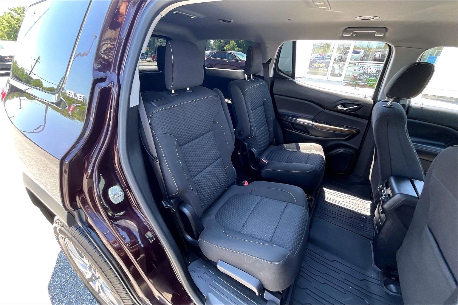 Used 2017 GMC Acadia SLE w/ LPO, Floor Liner Package FWD image 25