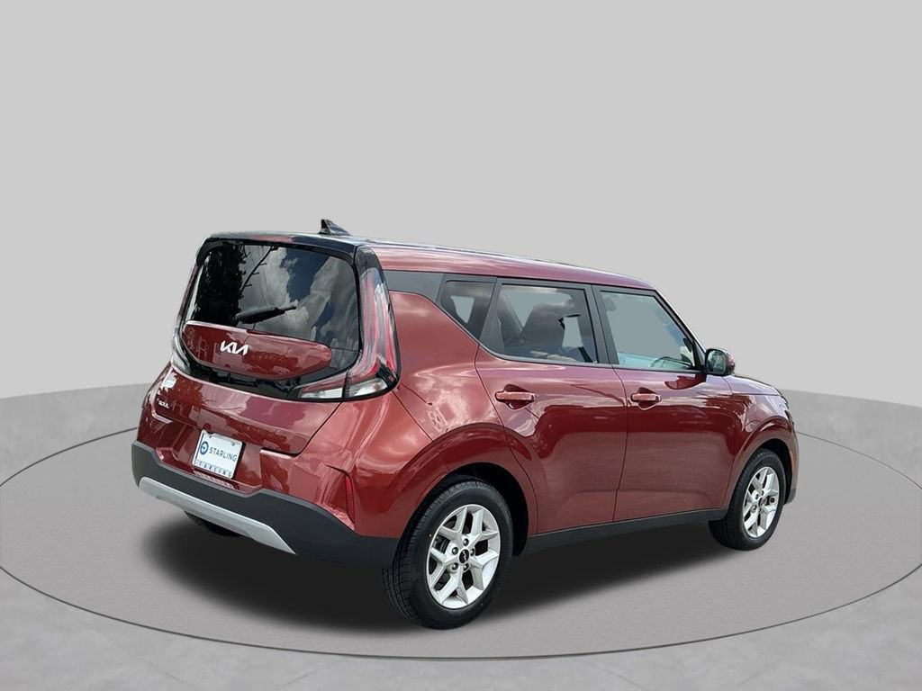 Used 2024 Kia Soul LX w/ Option Group 015 FWD image 10