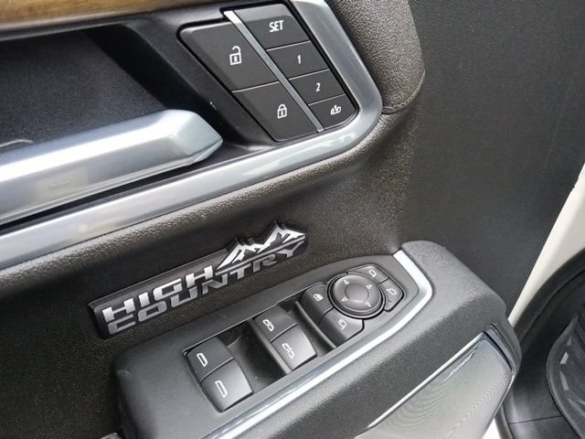 Used 2026 Chevrolet Silverado 1500 High Country w/ High Country Premium Package AWD/4WD image 12