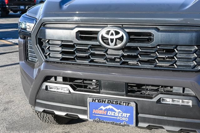 Used 2024 Toyota Tacoma TRD Off-Road AWD/4WD image 5