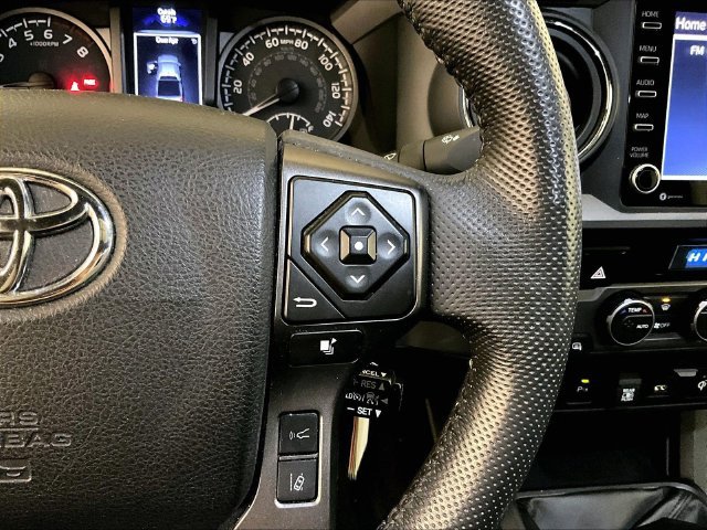 Used 2022 Toyota Tacoma TRD Off-Road w/ Technology Package AWD/4WD image 18