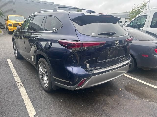 Used 2024 Toyota Highlander Platinum AWD/4WD image 5