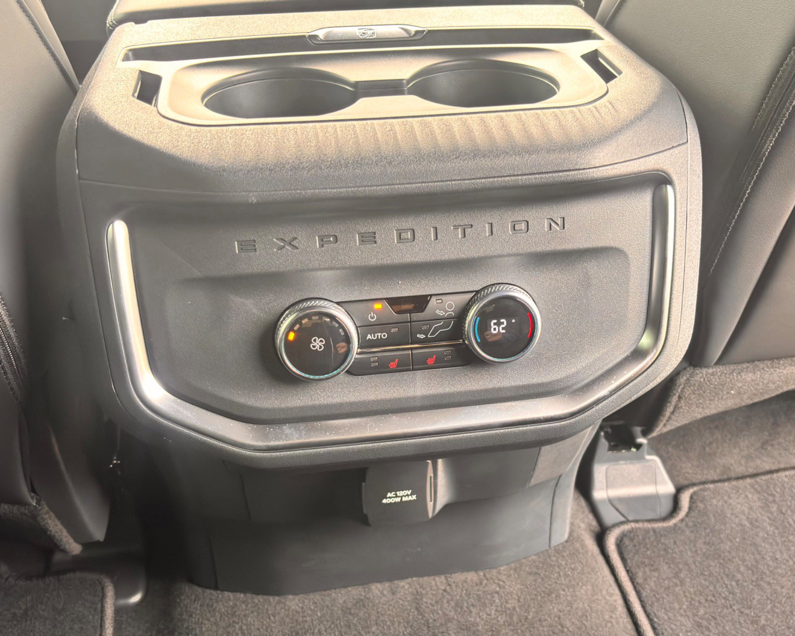 Certified 2025 Ford Expedition Platinum w/ Stealth Appearance Package image 34