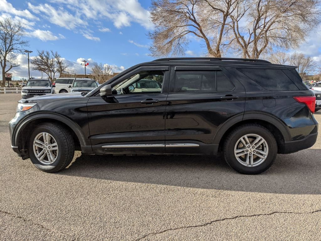 Certified 2022 Ford Explorer XLT image 2