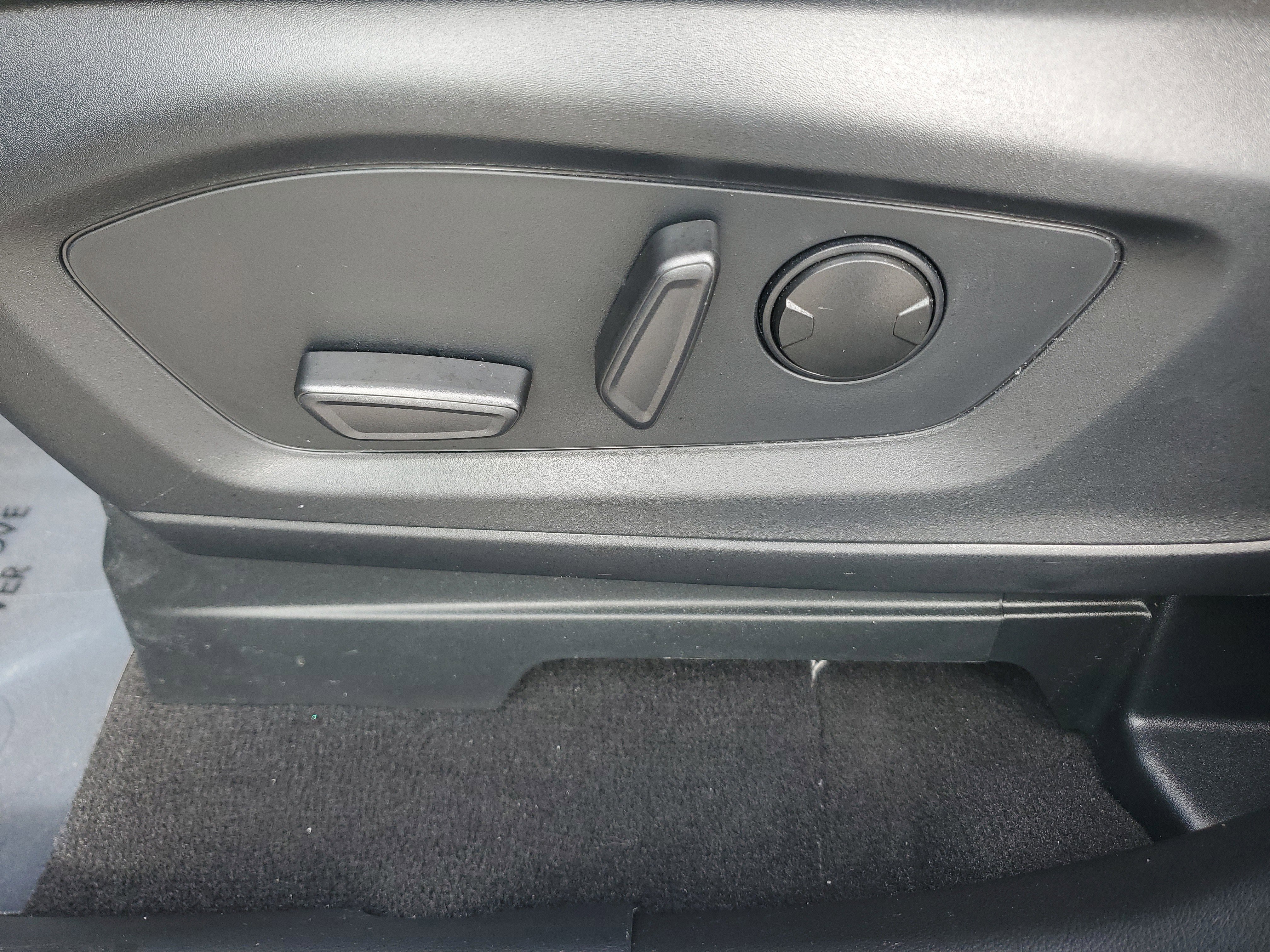 Certified 2024 Ford Explorer XLT w/ Equipment Group 202A image 12