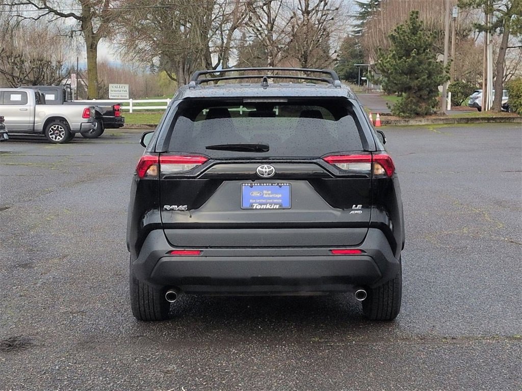 Used 2021 Toyota RAV4 LE image 4