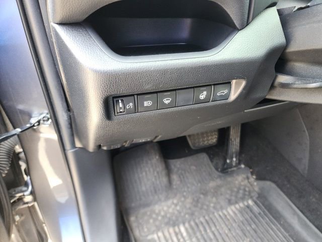 Used 2021 Toyota RAV4 XLE Premium AWD/4WD image 25