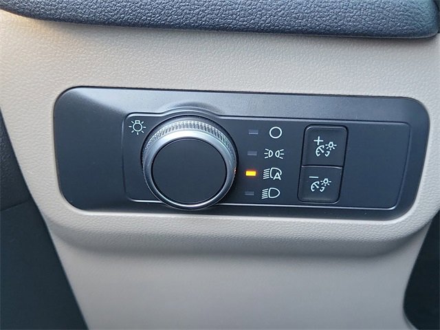 Certified 2021 Ford Escape SE image 18