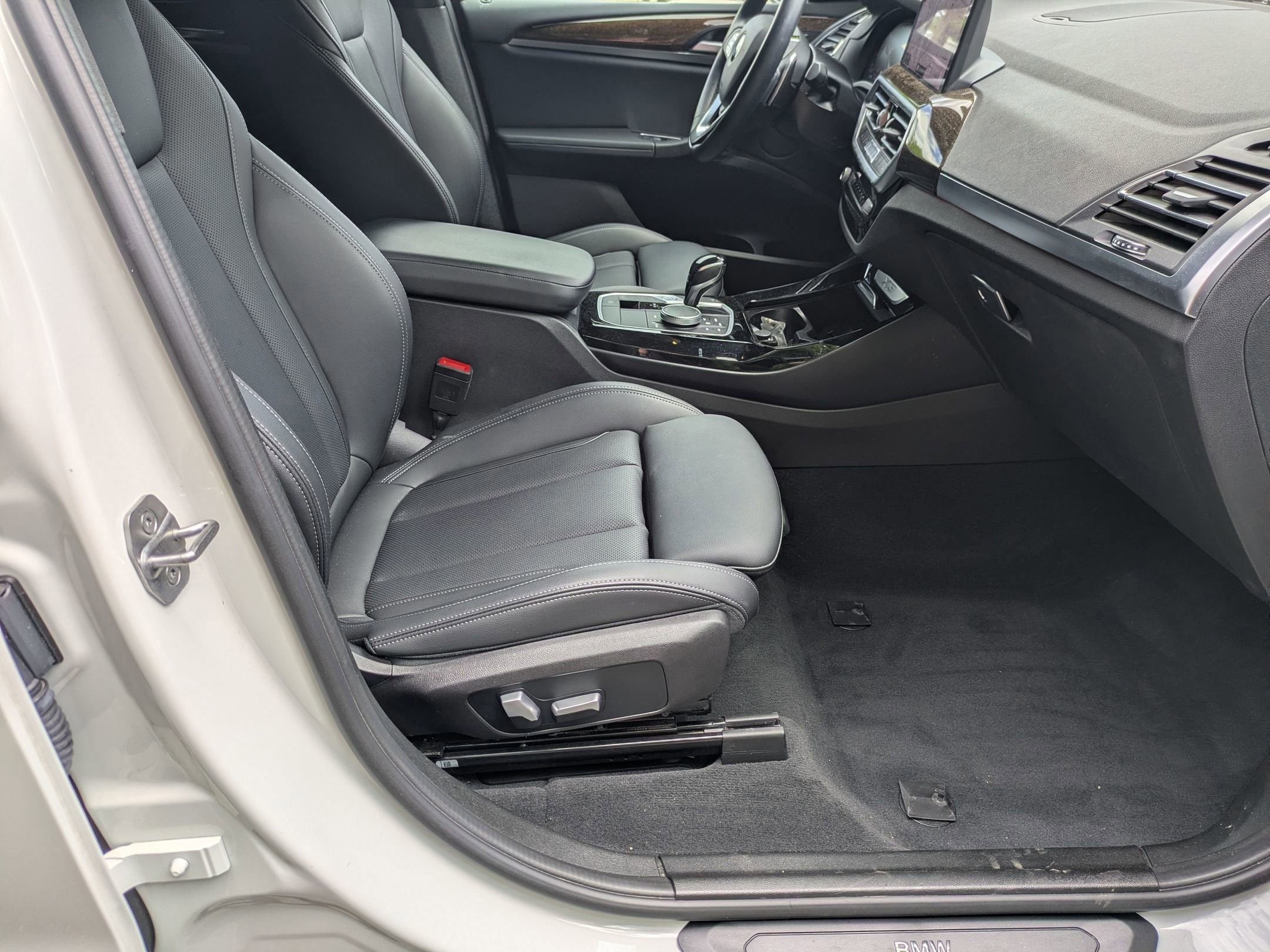 Used 2022 BMW X3 xDrive30i w/ Premium Package 2 image 39