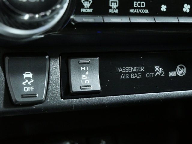 Used 2022 Toyota RAV4 XLE w/ Convenience Package AWD/4WD image 24
