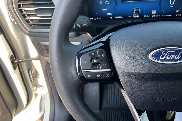 Certified 2025 Ford Escape SE w/ PHEV Premium Package FWD image 15