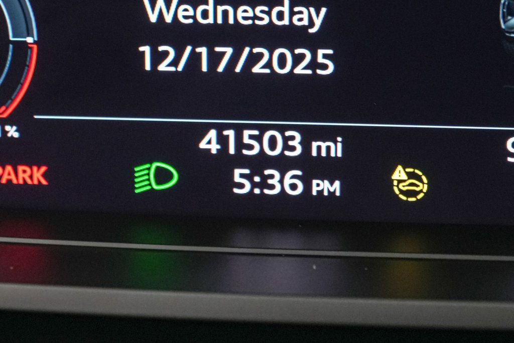 Used 2023 Audi Q4 e-tron Premium Plus w/ Premium Plus image 18