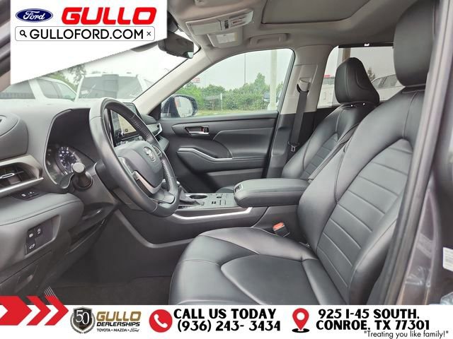 Used 2024 Toyota Highlander XLE AWD/4WD image 29